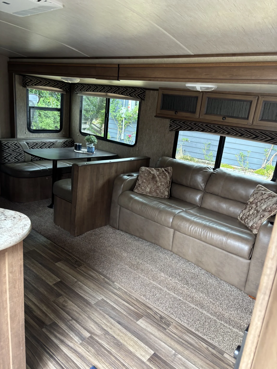 shadow cruiser couch and dinette