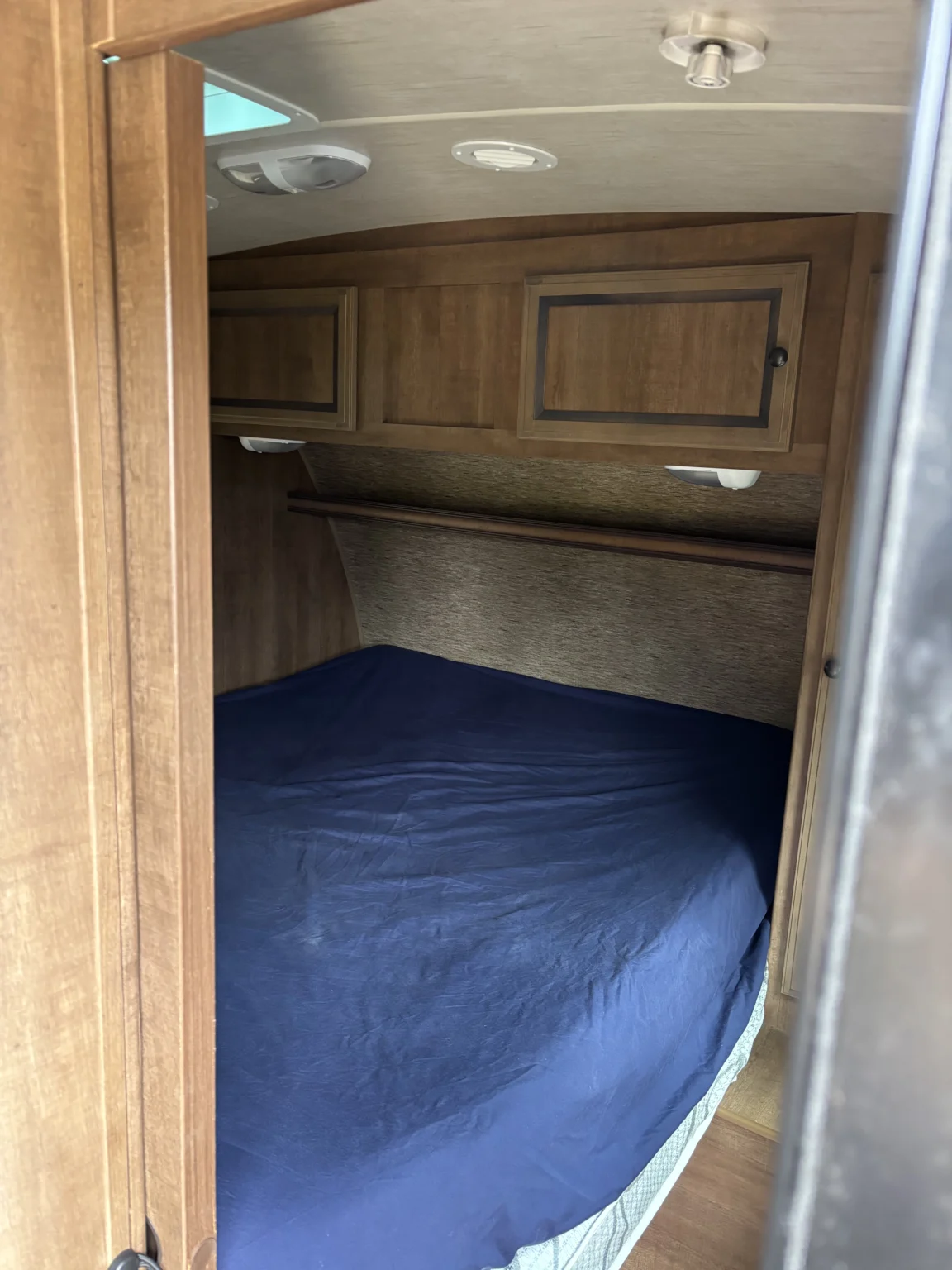 shadow cruiser bed