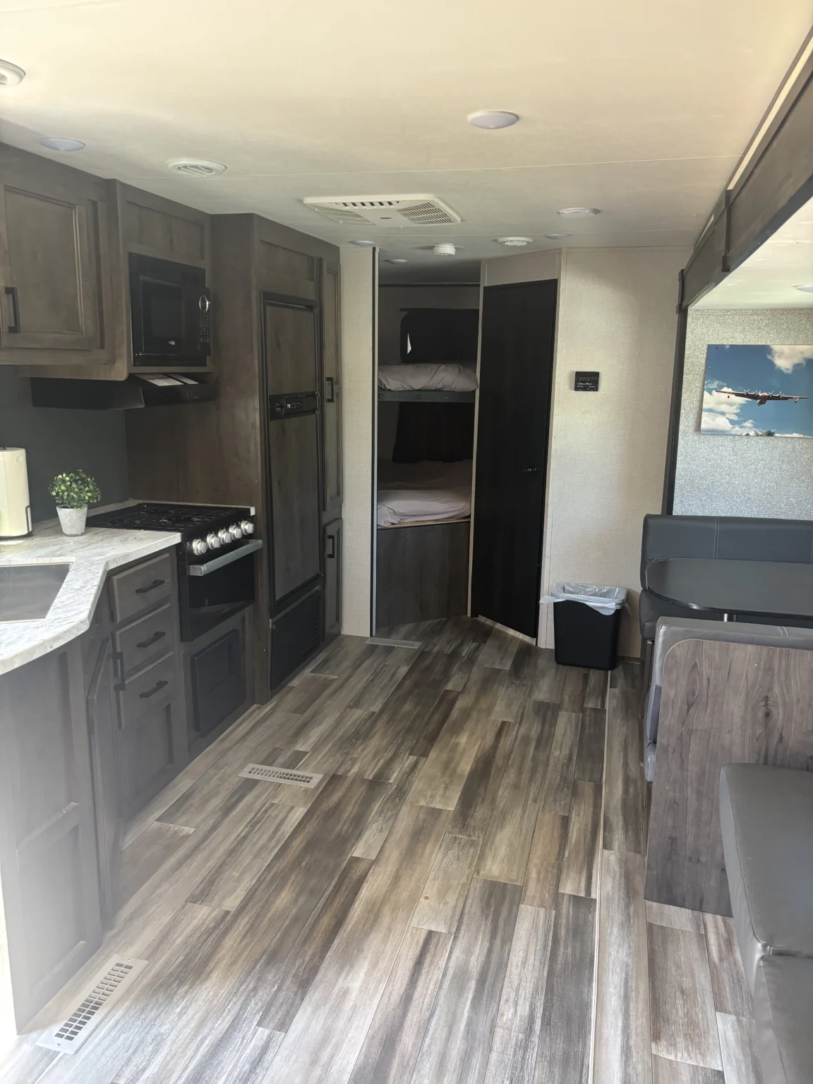22 starcraft living room and bunks